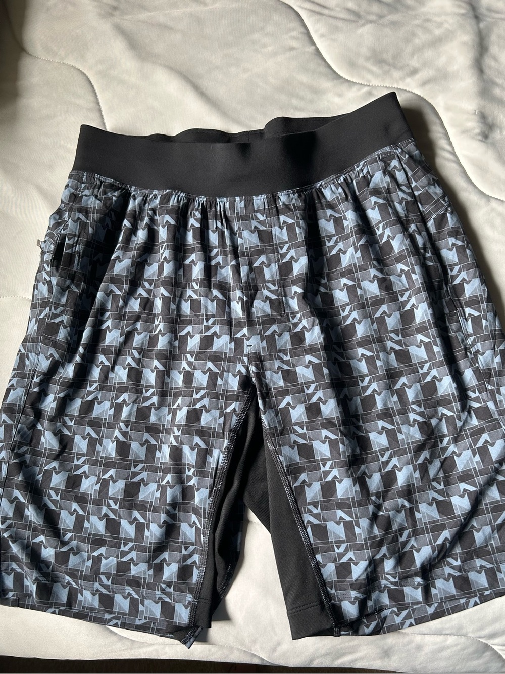 lululemon athletica Men’s T.H.E.Luxtreme lightweight men’s 9”training shorts